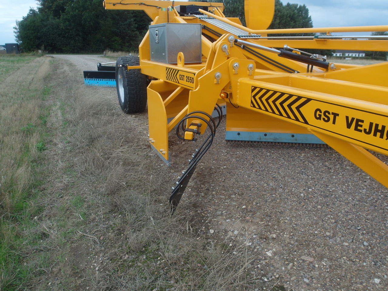 GST 2550 Gravel road tractor Grader - Grader: bilde 2 GST 2550 Gravel road tractor Grader - Grader: bilde 2