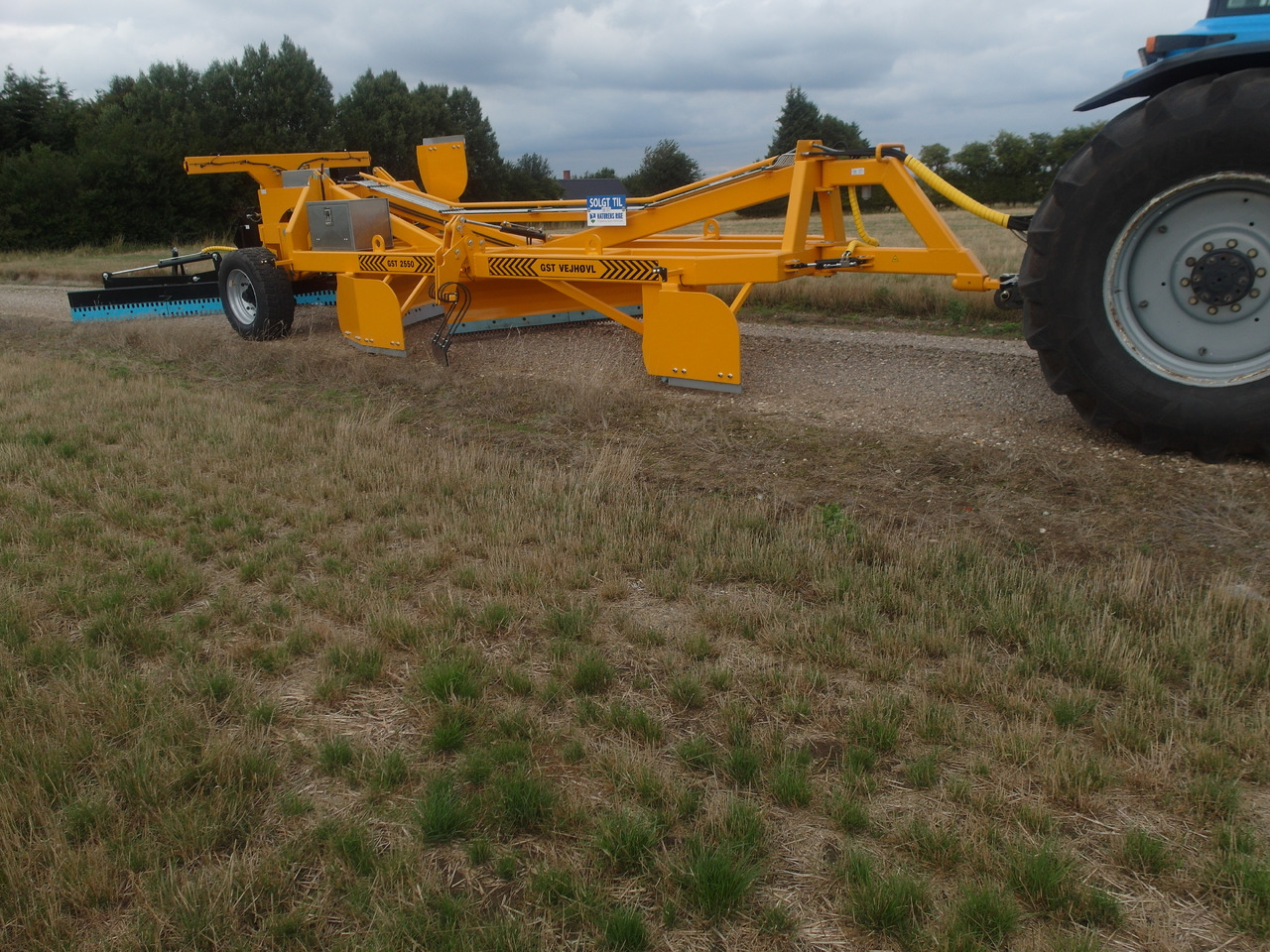GST 2550 Gravel road tractor Grader - Grader: bilde 1 GST 2550 Gravel road tractor Grader - Grader: bilde 1