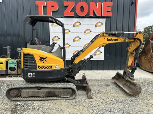 Bobcat E26 à 18900 € HT - Minigraver: bilde 1 Bobcat E26 à 18900 € HT - Minigraver: bilde 1