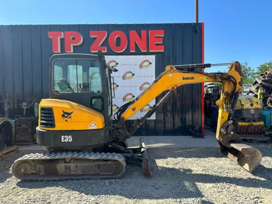 Bobcat E35 Cabine à 22500 € HT - Minigraver: bilde 1 Bobcat E35 Cabine à 22500 € HT - Minigraver: bilde 1