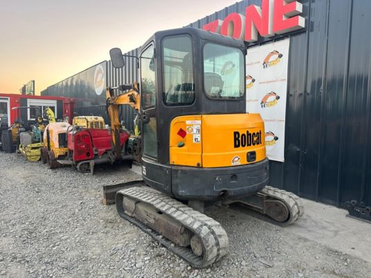 Bobcat E35 Cabine à 22500 € HT - Minigraver: bilde 4 Bobcat E35 Cabine à 22500 € HT - Minigraver: bilde 4