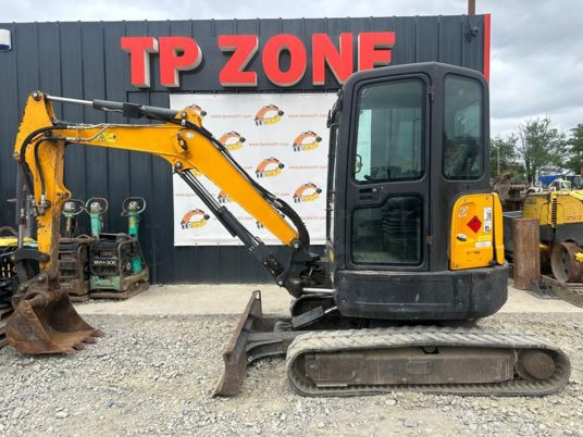 Bobcat E35 Cabine à 23 500 € HT - Minigraver: bilde 2 Bobcat E35 Cabine à 23 500 € HT - Minigraver: bilde 2