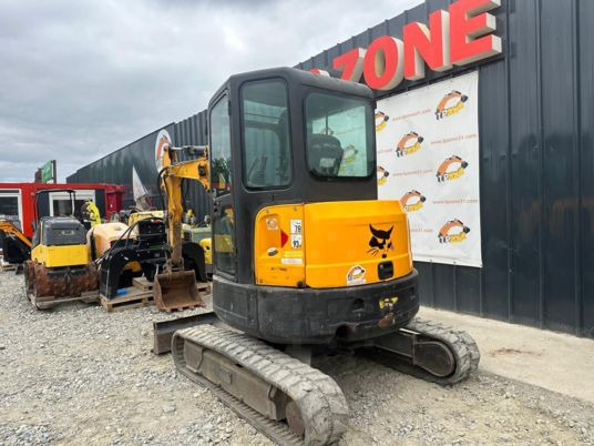 Bobcat E35 Cabine à 23 500 € HT - Minigraver: bilde 4 Bobcat E35 Cabine à 23 500 € HT - Minigraver: bilde 4