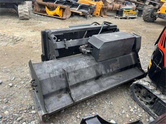 Broyeur forestier MBI pour chargeur - 3900€ NET - Krattknuser: bilde 4 Broyeur forestier MBI pour chargeur - 3900€ NET - Krattknuser: bilde 4