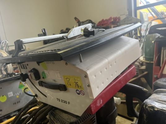 SCIE DE CARRELAGE HUSQVARNA TS230F - Verktøy/ Utstyr: bilde 4 SCIE DE CARRELAGE HUSQVARNA TS230F - Verktøy/ Utstyr: bilde 4