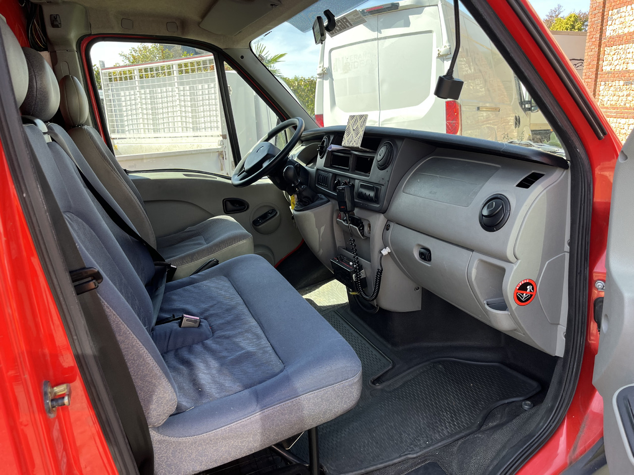 RENAULT Master 2L5 dci120cv - Ambulanse: bilde 3 RENAULT Master 2L5 dci120cv - Ambulanse: bilde 3