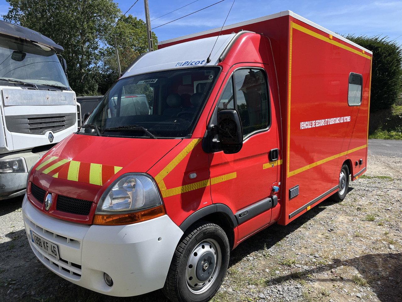 RENAULT Master 2L5 dci120cv - Ambulanse: bilde 1 RENAULT Master 2L5 dci120cv - Ambulanse: bilde 1
