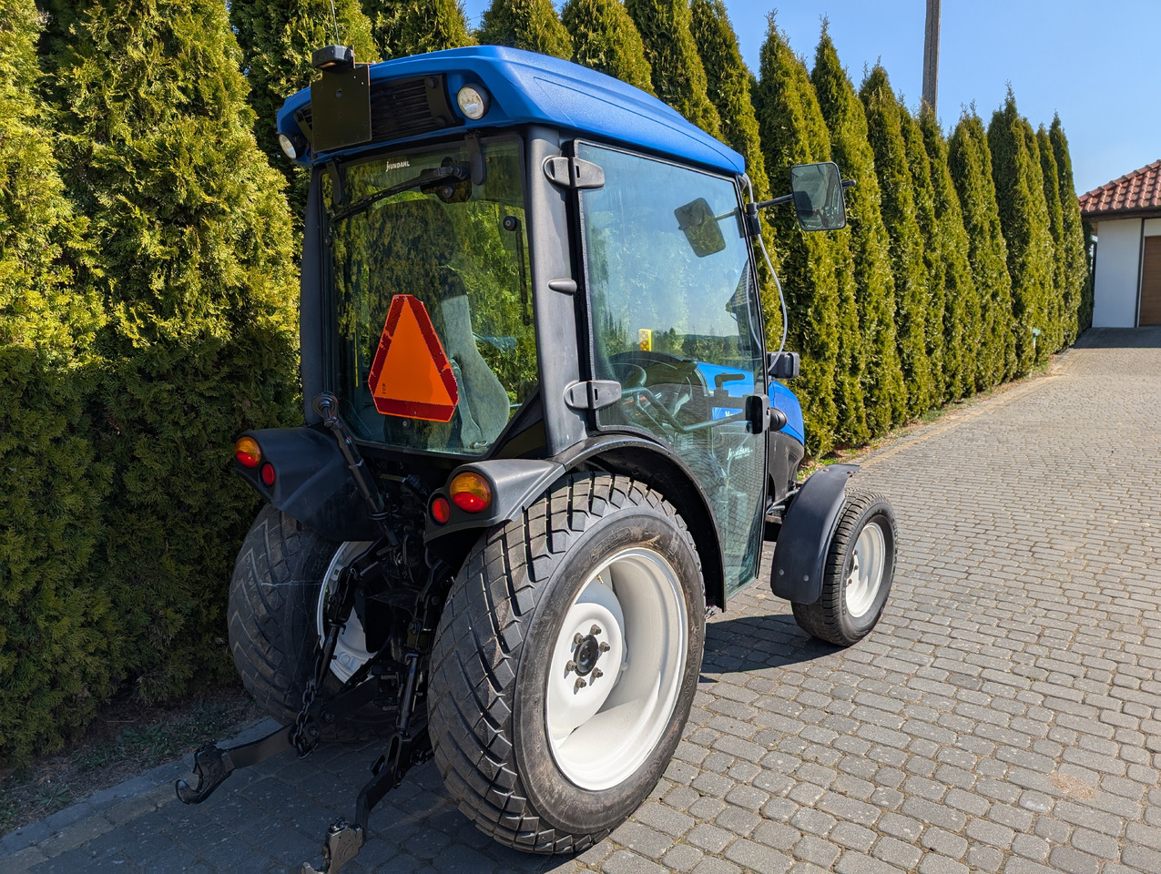 New Holland T3040F - Minitraktor: bilde 4 New Holland T3040F - Minitraktor: bilde 4