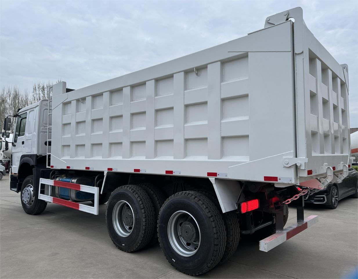 Sinotruk HOWO 371 dump truck tipper - Tippbil: bilde 2 Sinotruk HOWO 371 dump truck tipper - Tippbil: bilde 2