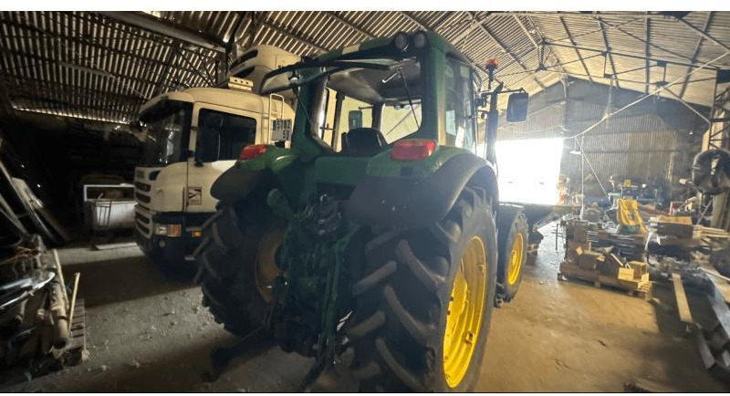 JOHN DEERE 6520 - Traktor: bilde 2 JOHN DEERE 6520 - Traktor: bilde 2