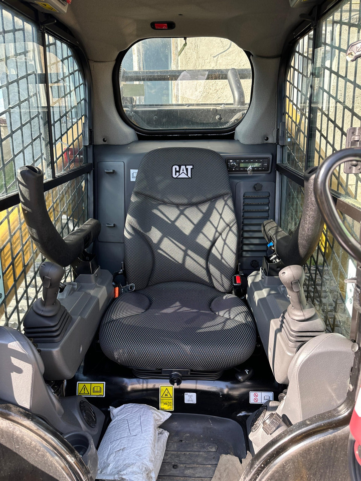 CATERPILLAR 299 D3 XE Mini track loader - Kompakt beltelaster: bilde 4 CATERPILLAR 299 D3 XE Mini track loader - Kompakt beltelaster: bilde 4
