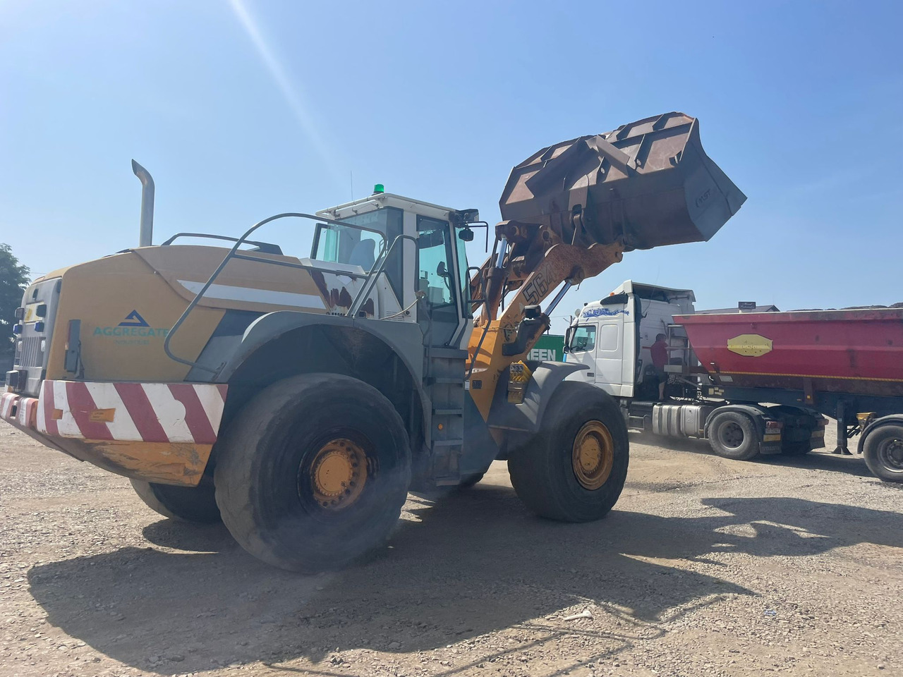 LIEBHERR 564 FRONT LOADER - Hjullaster: bilde 2 LIEBHERR 564 FRONT LOADER - Hjullaster: bilde 2