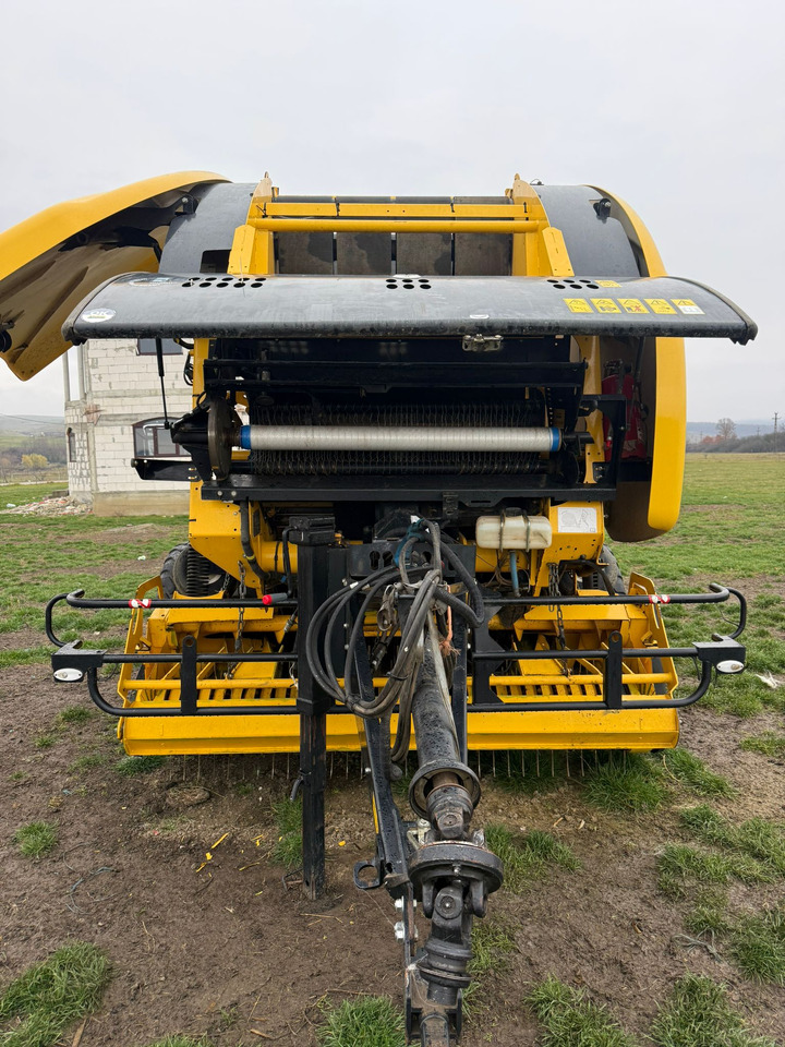 New Holland Roll-Belt 180 Baler - Rundballepresse: bilde 2 New Holland Roll-Belt 180 Baler - Rundballepresse: bilde 2