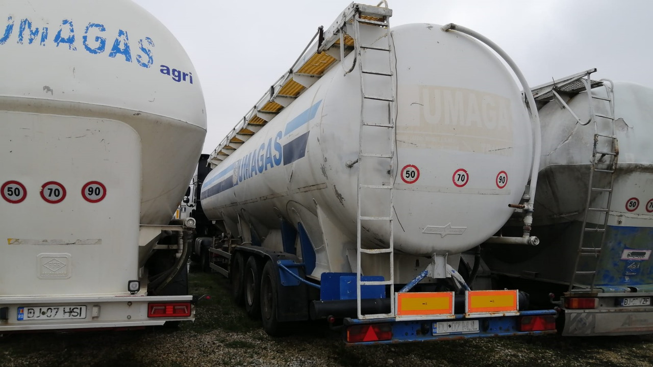 SPITZER Tank/Silo 57,000 l 4 Compartments for Powders/Feed/Water//Liquid Fertilizer/etc. - Bulktrailer: bilde 4 SPITZER Tank/Silo 57,000 l 4 Compartments for Powders/Feed/Water//Liquid Fertilizer/etc. - Bulktrailer: bilde 4