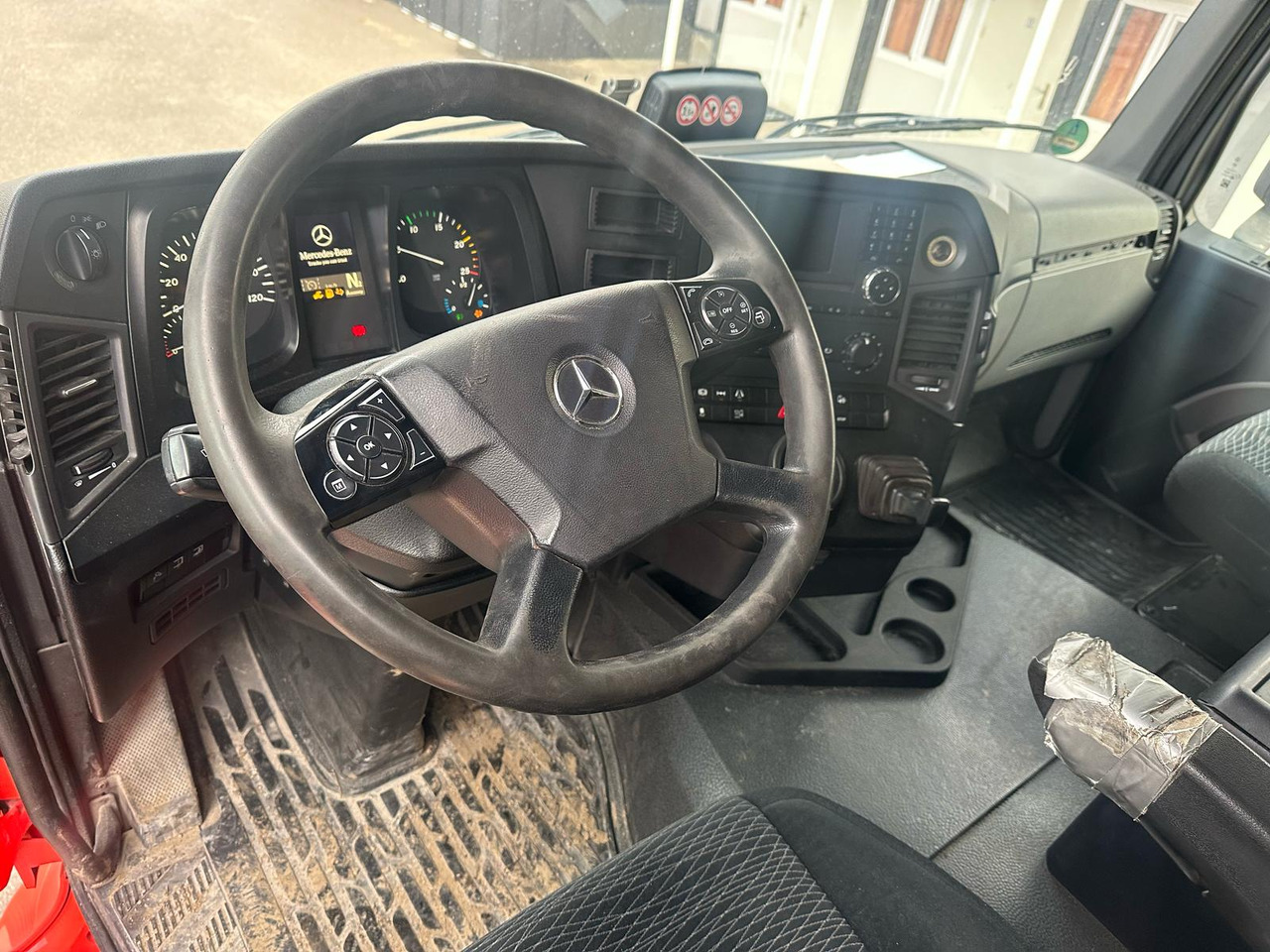 MERCEDES-BENZ ANTOS Tractor head - Trekkvogn: bilde 3 MERCEDES-BENZ ANTOS Tractor head - Trekkvogn: bilde 3