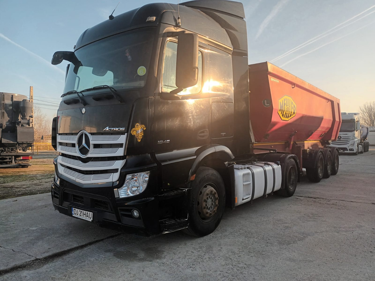 Tractor Head Mercedes-Benz Actros (2014) + Semi-trailer Tipper Meiller – Kipper (2004) - Trekkvogn: bilde 1 Tractor Head Mercedes-Benz Actros (2014) + Semi-trailer Tipper Meiller – Kipper (2004) - Trekkvogn: bilde 1