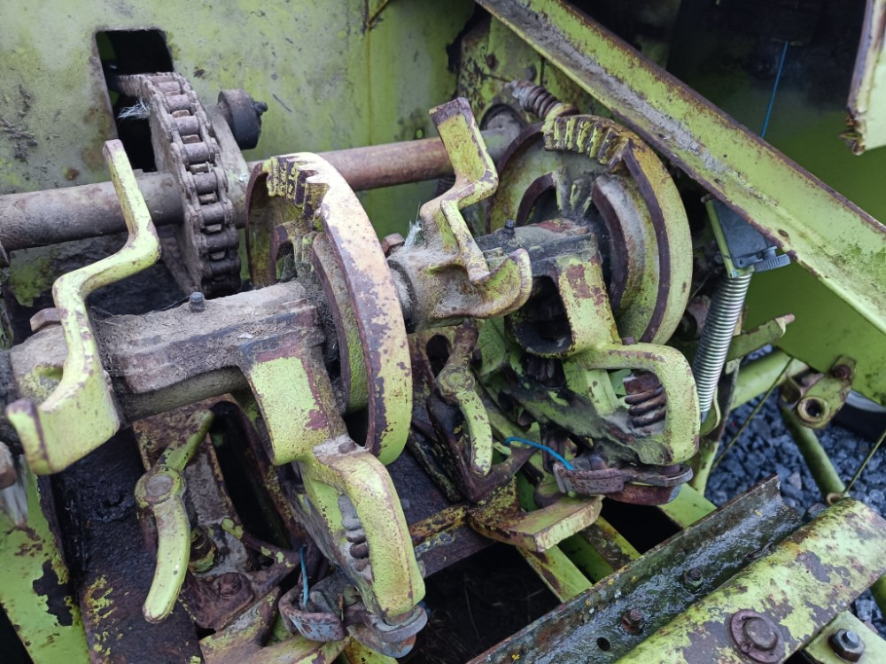 CLAAS Markant 50 sitoja - Firkantpresse: bilde 2 CLAAS Markant 50 sitoja - Firkantpresse: bilde 2