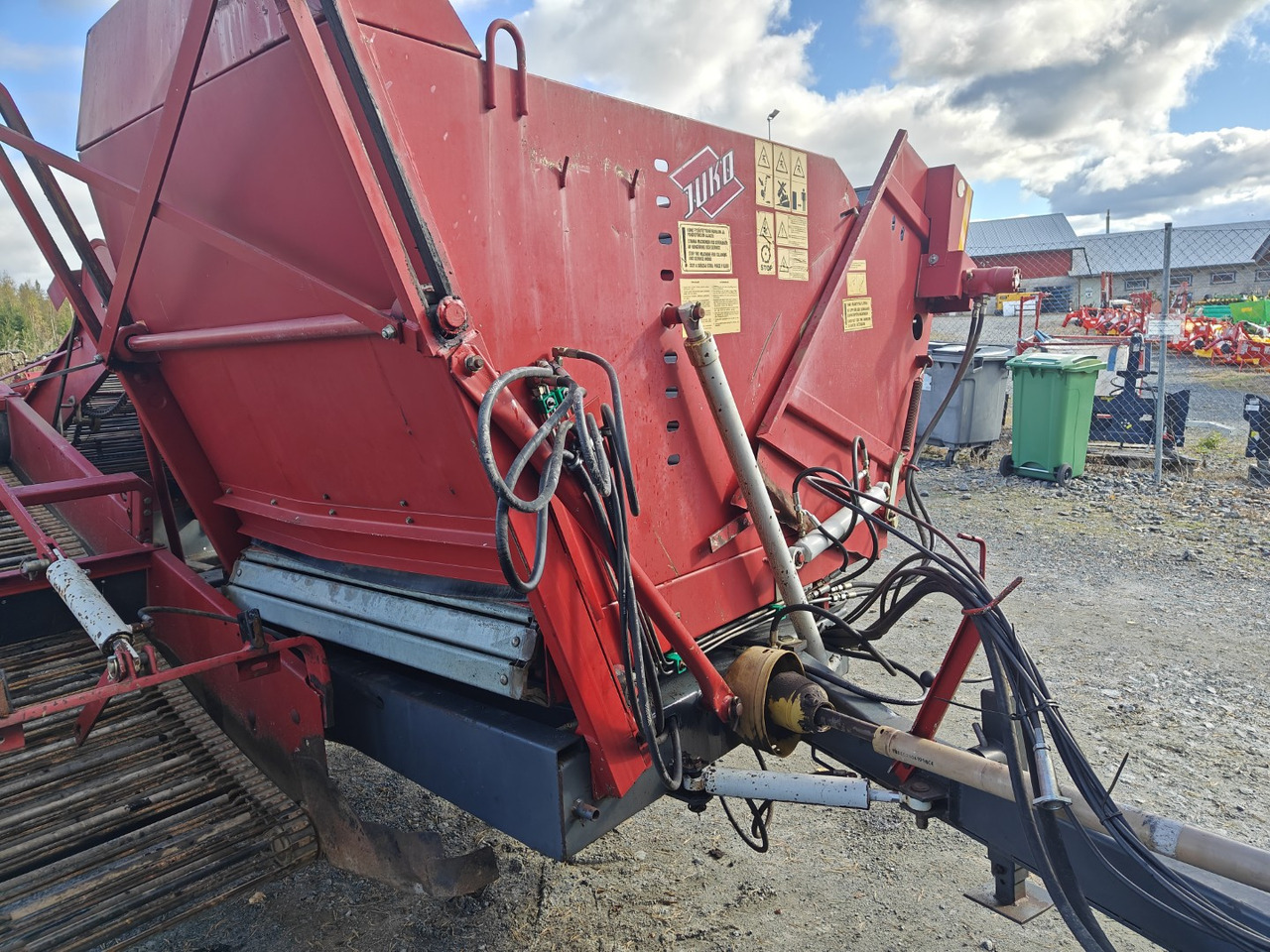 Juko Maximat perunan tai sipulin nostokone Katso video! - Potethøster: bilde 5 Juko Maximat perunan tai sipulin nostokone Katso video! - Potethøster: bilde 5