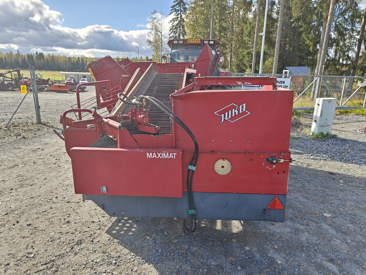 Juko Maximat perunan tai sipulin nostokone Katso video! - Potethøster: bilde 3 Juko Maximat perunan tai sipulin nostokone Katso video! - Potethøster: bilde 3