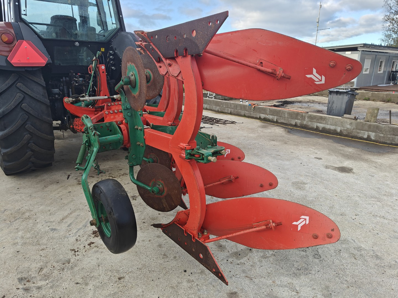 KVERNELAND E 160-8 - 3-siipinen paluuaura - Plog: bilde 2 KVERNELAND E 160-8 - 3-siipinen paluuaura - Plog: bilde 2