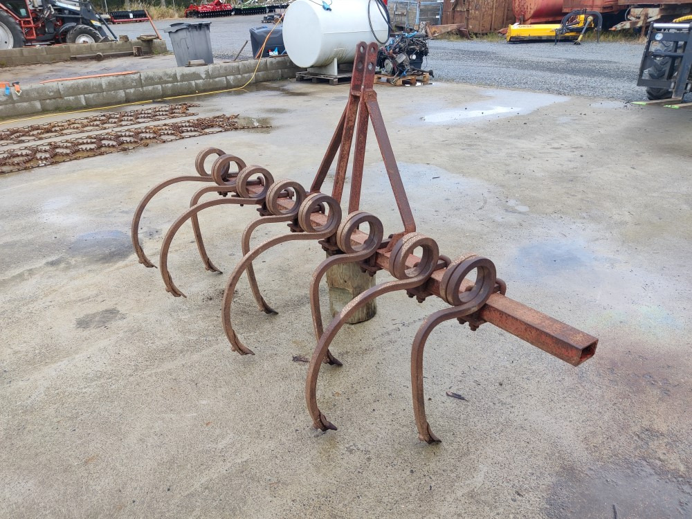 Kultivaattori Muko 8-piikkinen Työleveys 200cm, pienempään traktoriin - Kultivator: bilde 3 Kultivaattori Muko 8-piikkinen Työleveys 200cm, pienempään traktoriin - Kultivator: bilde 3