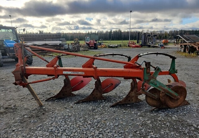 Kverneland A8 sarka-aura 4-siipinen - Plog: bilde 4 Kverneland A8 sarka-aura 4-siipinen - Plog: bilde 4