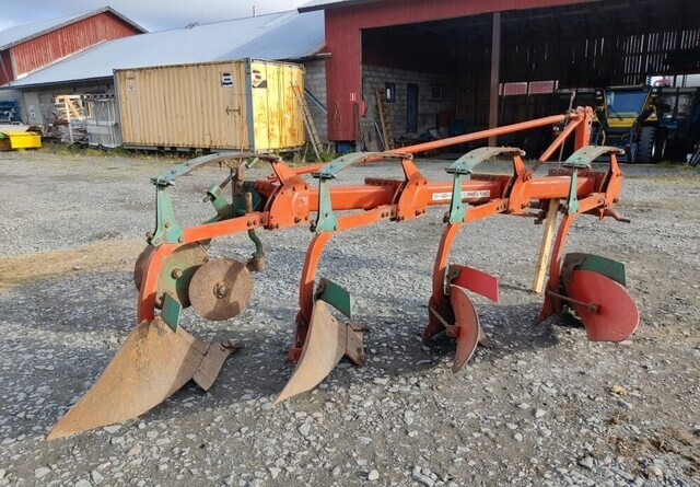 Kverneland A8 sarka-aura 4-siipinen - Plog: bilde 1 Kverneland A8 sarka-aura 4-siipinen - Plog: bilde 1