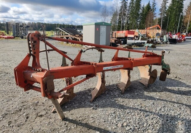 Kverneland A8 sarka-aura 4-siipinen - Plog: bilde 5 Kverneland A8 sarka-aura 4-siipinen - Plog: bilde 5