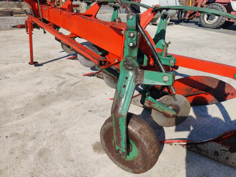 Kverneland AB8 sarka-aura 4-siipinen - Plog: bilde 4 Kverneland AB8 sarka-aura 4-siipinen - Plog: bilde 4