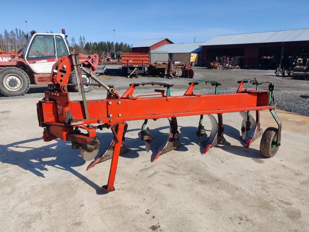 Kverneland AB8 sarka-aura 4-siipinen - Plog: bilde 1 Kverneland AB8 sarka-aura 4-siipinen - Plog: bilde 1