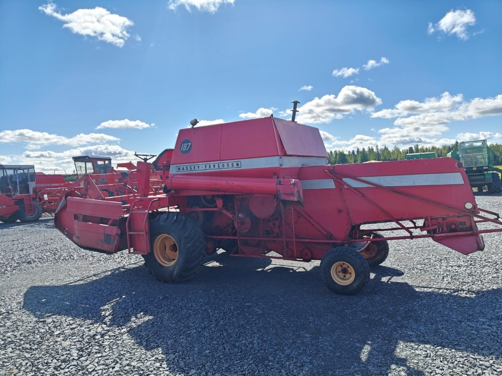 Massey Ferguson 187 Katso video! - Skurtresker: bilde 2 Massey Ferguson 187 Katso video! - Skurtresker: bilde 2