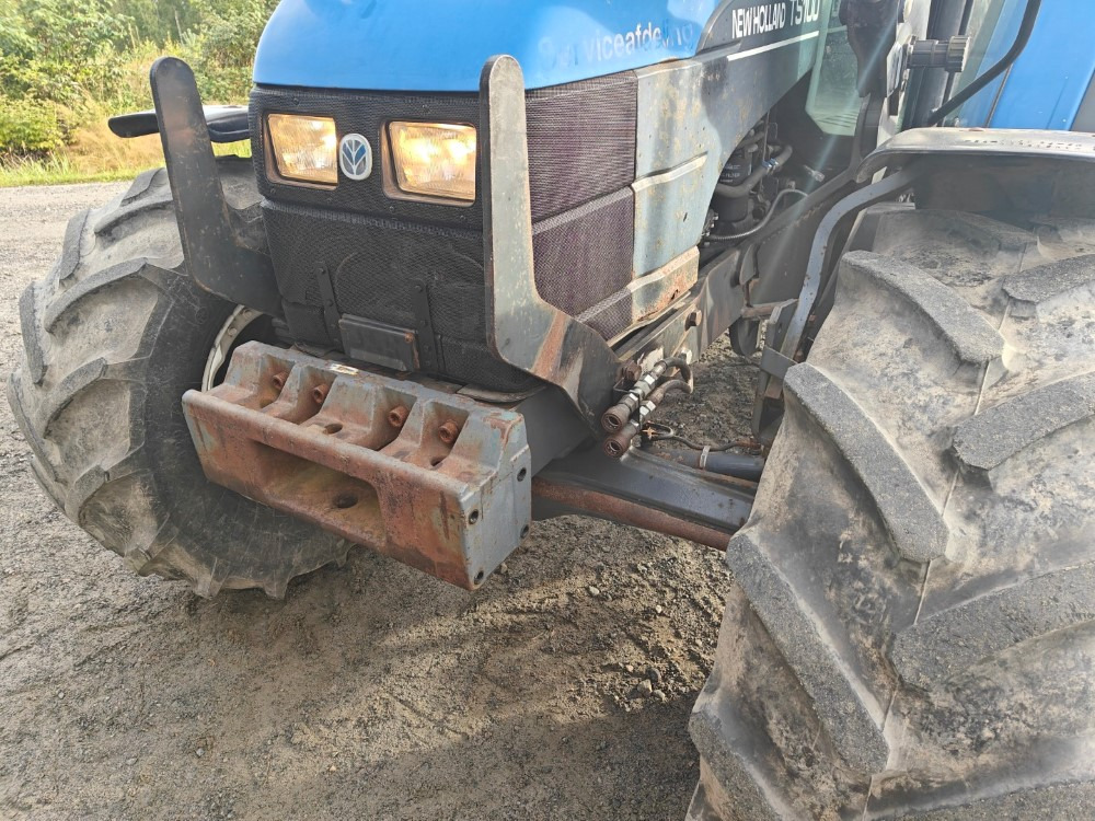 Traktor New Holland TS100, ES vaihteisto, ilmastointi, etukuormaaja Ålö Q55, katso video!: bilde 8 Traktor New Holland TS100, ES vaihteisto, ilmastointi, etukuormaaja Ålö Q55, katso video!: bilde 8