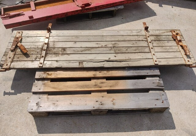 Peräkärryn laita - K 54cm - L 195cm - puinen - Karosseri og eksteriør for Landbruk tippvogn: bilde 2 Peräkärryn laita - K 54cm - L 195cm - puinen - Karosseri og eksteriør for Landbruk tippvogn: bilde 2