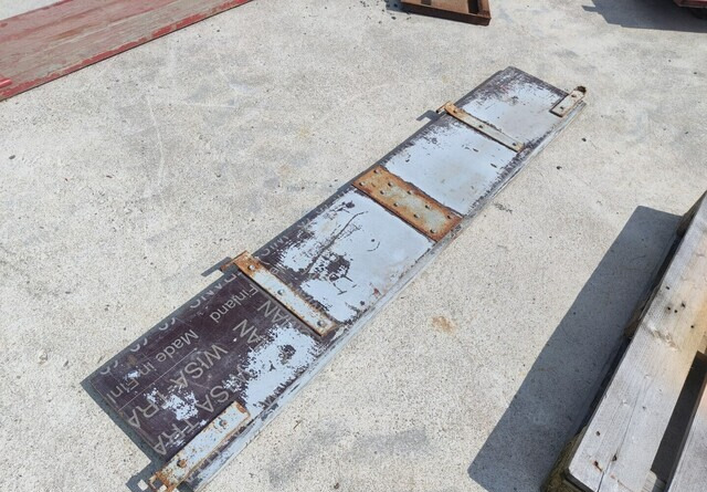 Peräkärryn vanerilaita - 35cm korkea, leveys 197cm - Karosseri og eksteriør for Landbruk tippvogn: bilde 1 Peräkärryn vanerilaita - 35cm korkea, leveys 197cm - Karosseri og eksteriør for Landbruk tippvogn: bilde 1