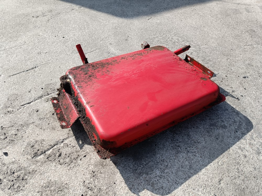 Sampo 410 hydrauliikkaöljysäiliö - Hydraulisk tank for Skurtresker: bilde 1 Sampo 410 hydrauliikkaöljysäiliö - Hydraulisk tank for Skurtresker: bilde 1