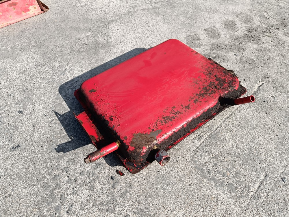 Sampo 410 hydrauliikkaöljysäiliö - Hydraulisk tank for Skurtresker: bilde 4 Sampo 410 hydrauliikkaöljysäiliö - Hydraulisk tank for Skurtresker: bilde 4