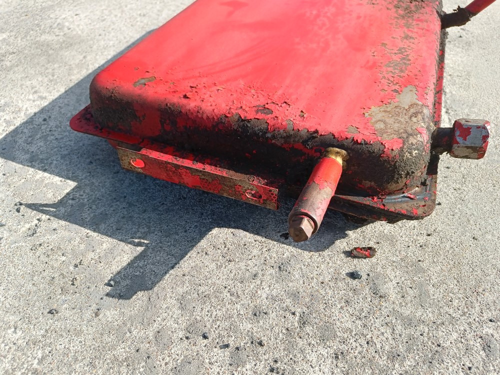 Sampo 410 hydrauliikkaöljysäiliö - Hydraulisk tank for Skurtresker: bilde 5 Sampo 410 hydrauliikkaöljysäiliö - Hydraulisk tank for Skurtresker: bilde 5