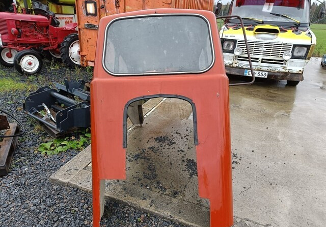 Traktorin hytti - lasikuituinen - Førerhus for Traktor: bilde 5 Traktorin hytti - lasikuituinen - Førerhus for Traktor: bilde 5