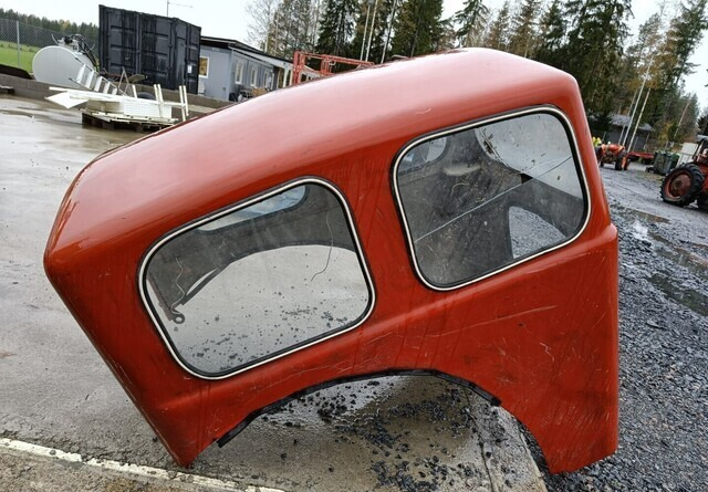 Traktorin hytti - lasikuituinen - Førerhus for Traktor: bilde 3 Traktorin hytti - lasikuituinen - Førerhus for Traktor: bilde 3
