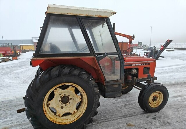 Zetor 7011 traktori - Traktor: bilde 4 Zetor 7011 traktori - Traktor: bilde 4