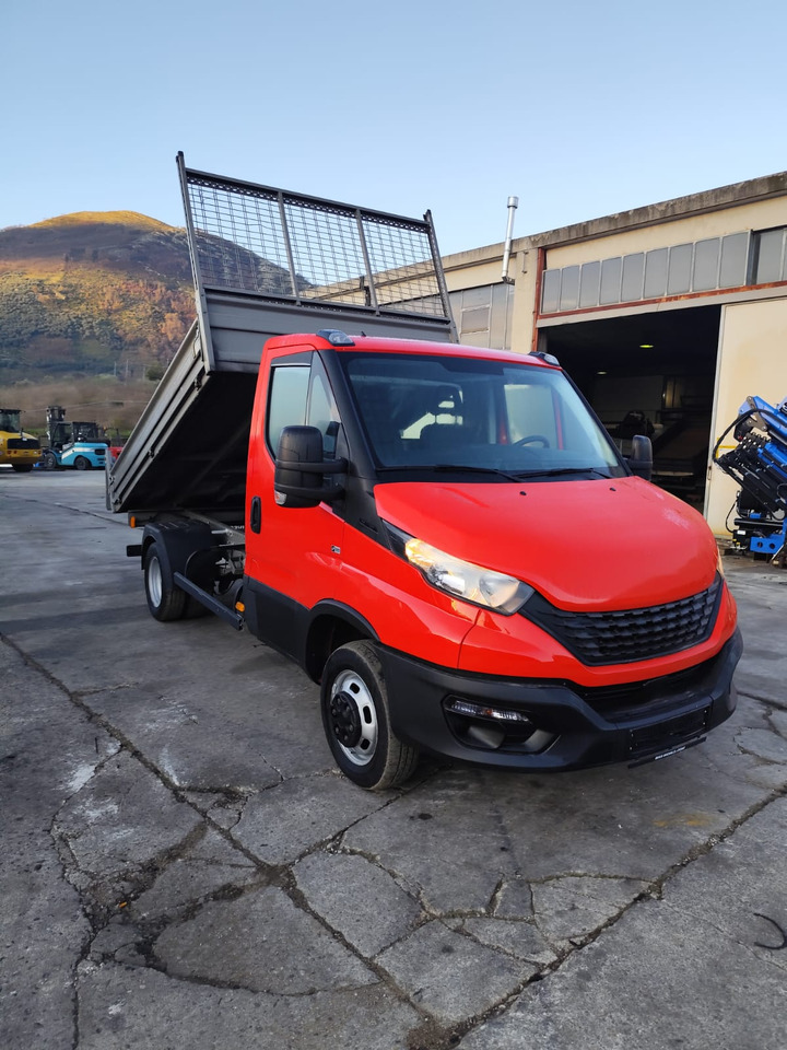 IVECO DAILY 35-120 - Varebil med tipp, Varebil med dobbelt førerhus: bilde 2 IVECO DAILY 35-120 - Varebil med tipp, Varebil med dobbelt førerhus: bilde 2