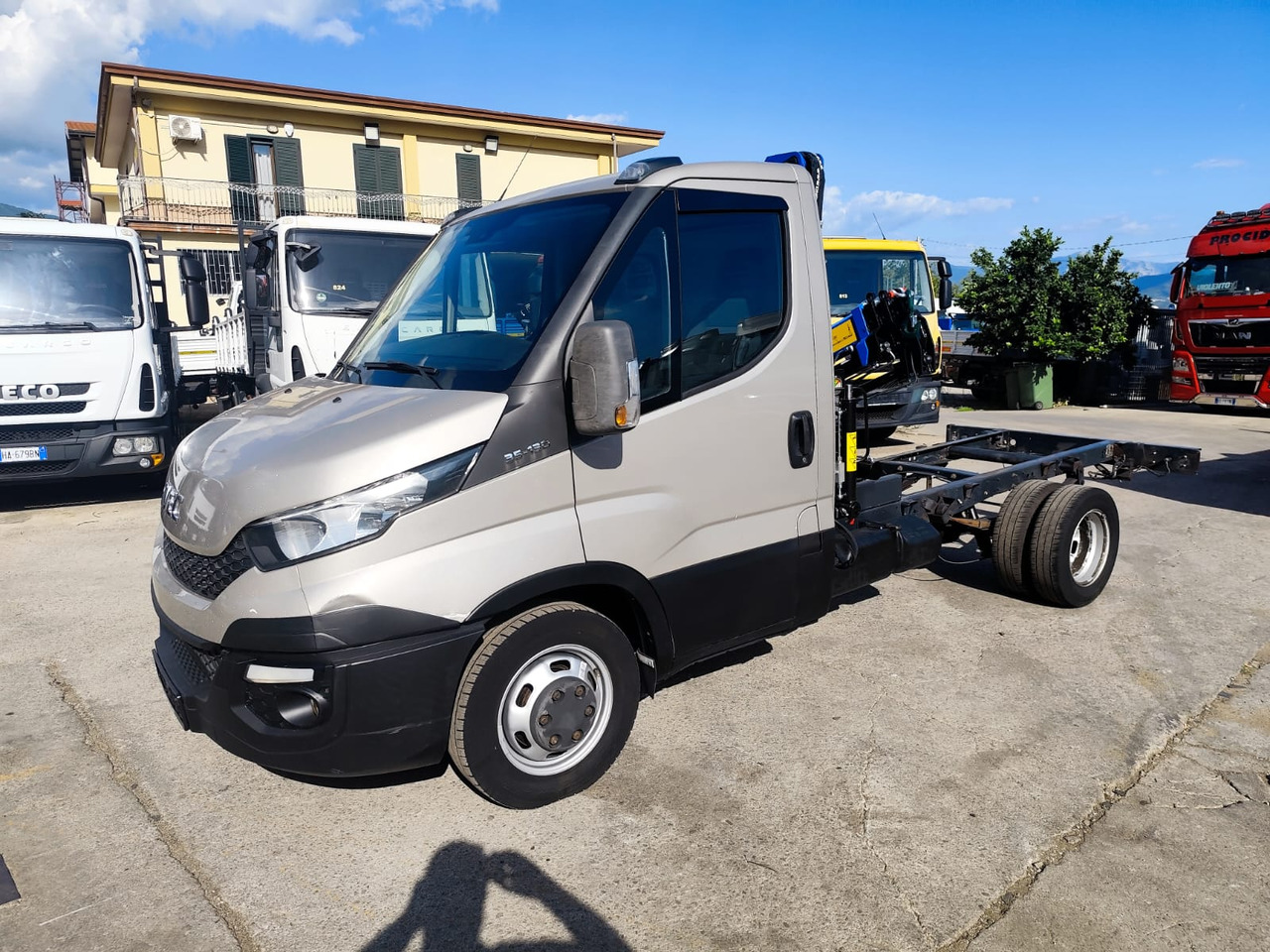 IVECO DAILY 35-130 - Varebil med tipp: bilde 1 IVECO DAILY 35-130 - Varebil med tipp: bilde 1