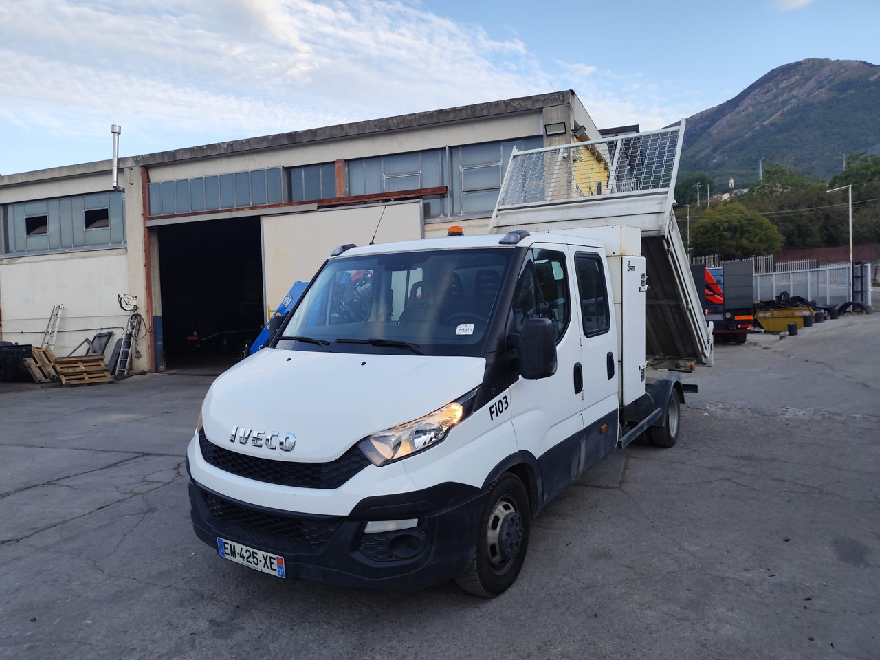 IVECO DAILY 35-140 - Varebil med tipp: bilde 1 IVECO DAILY 35-140 - Varebil med tipp: bilde 1