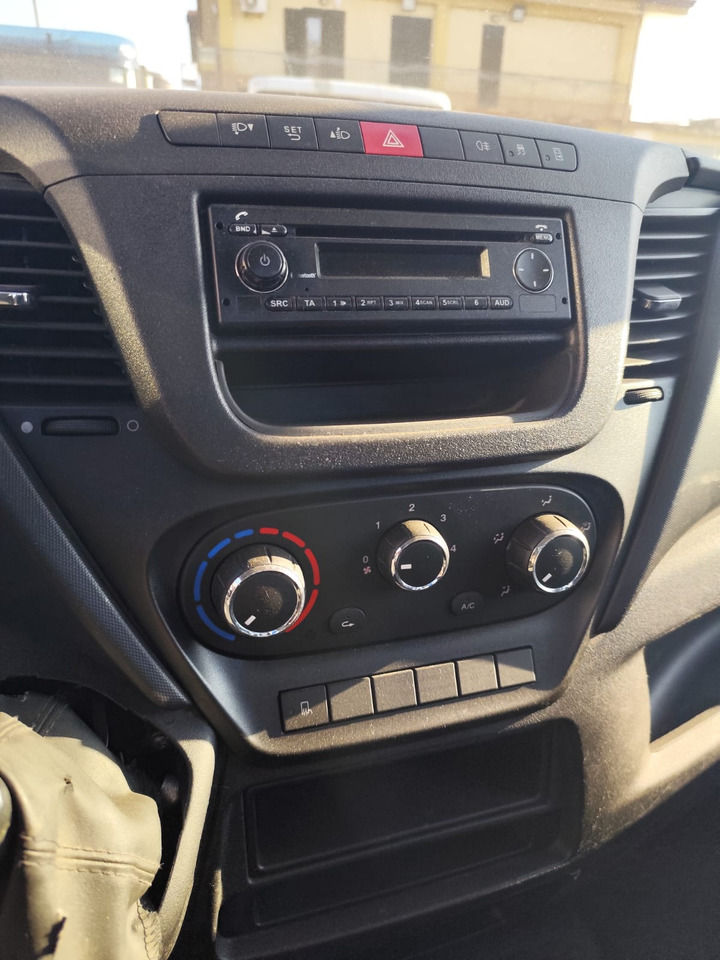 IVECO DAILY 35C15 - Kranbil, Varebil med tipp: bilde 5 IVECO DAILY 35C15 - Kranbil, Varebil med tipp: bilde 5