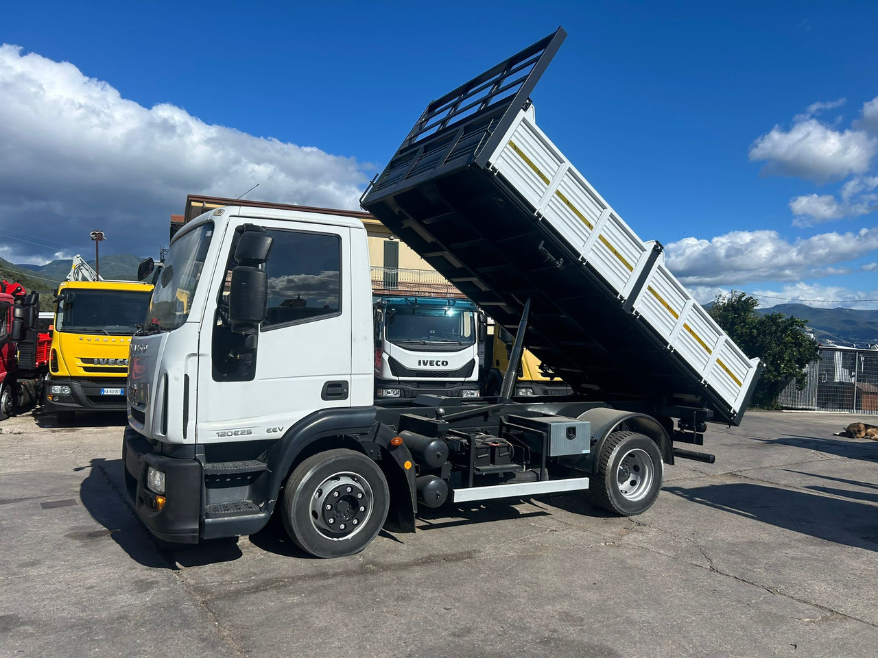 IVECO EUROCARGO 120E25 - Tippbil: bilde 3 IVECO EUROCARGO 120E25 - Tippbil: bilde 3