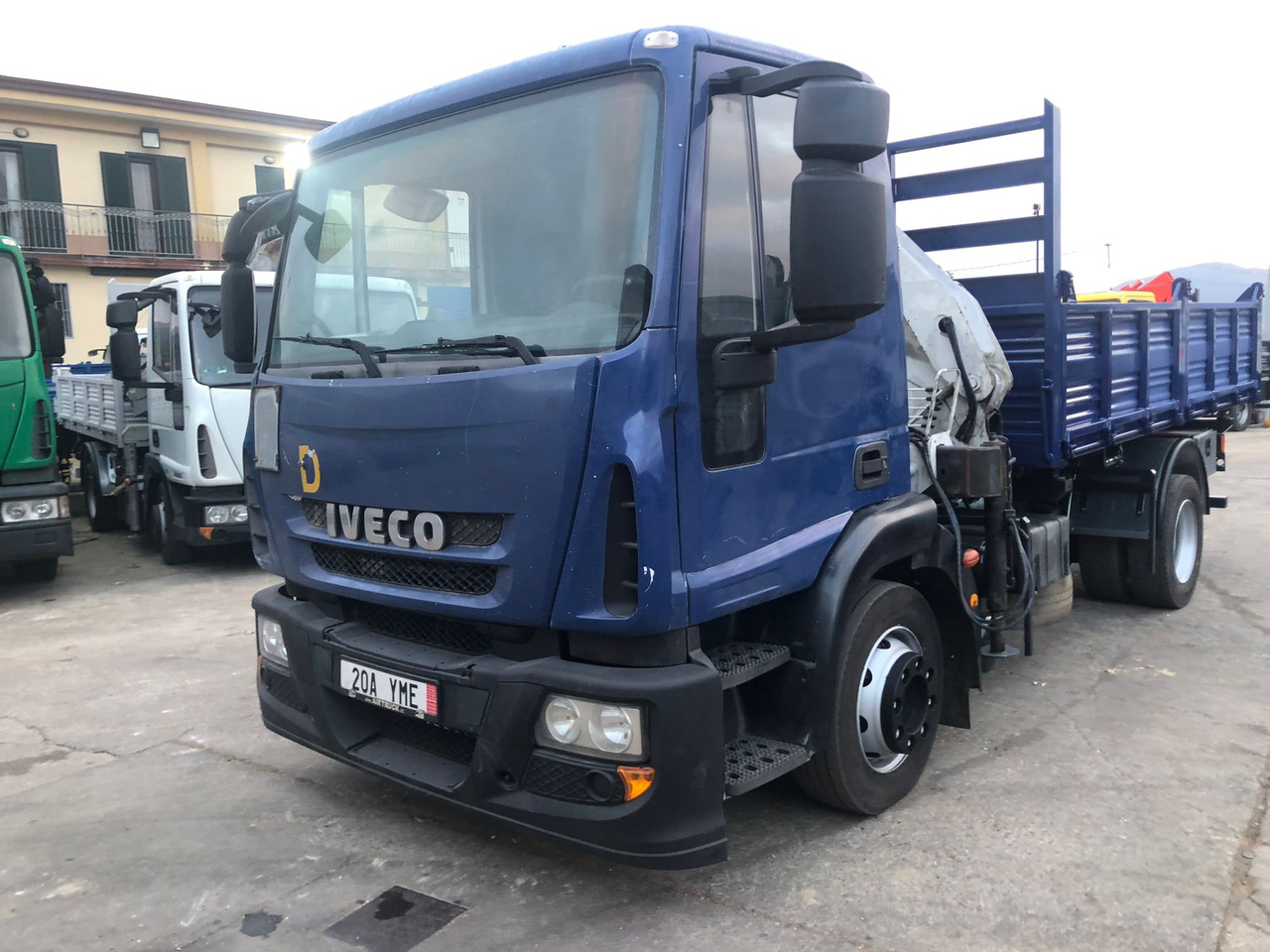 IVECO EUROCARGO 120E25 - Kranbil: bilde 4 IVECO EUROCARGO 120E25 - Kranbil: bilde 4