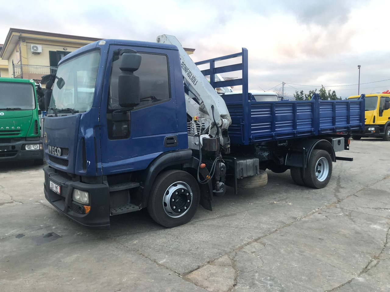 IVECO EUROCARGO 120E25 - Kranbil: bilde 3 IVECO EUROCARGO 120E25 - Kranbil: bilde 3