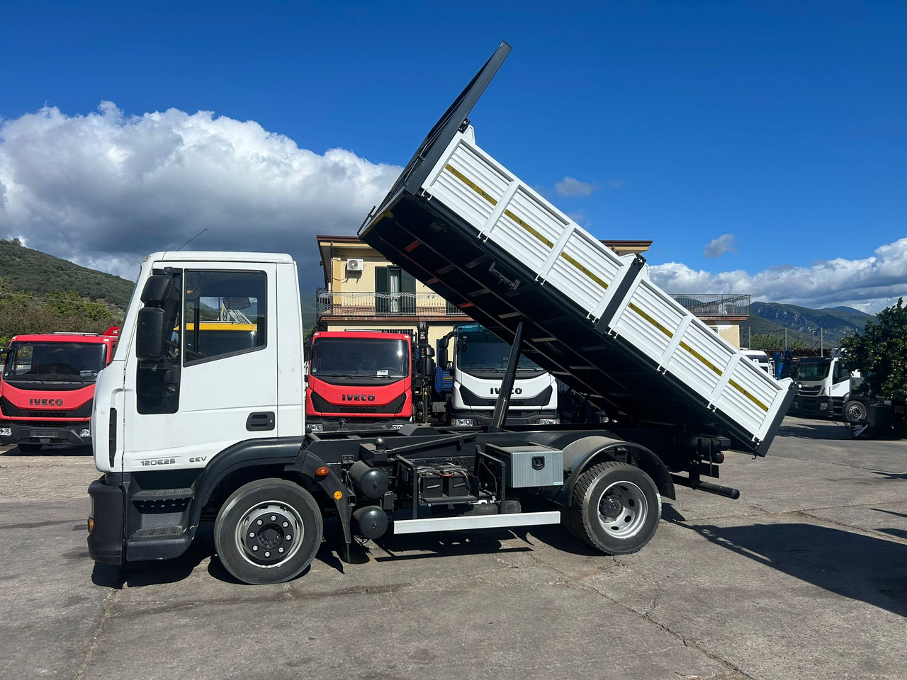 IVECO EUROCARGO 120E25 - Tippbil: bilde 2 IVECO EUROCARGO 120E25 - Tippbil: bilde 2