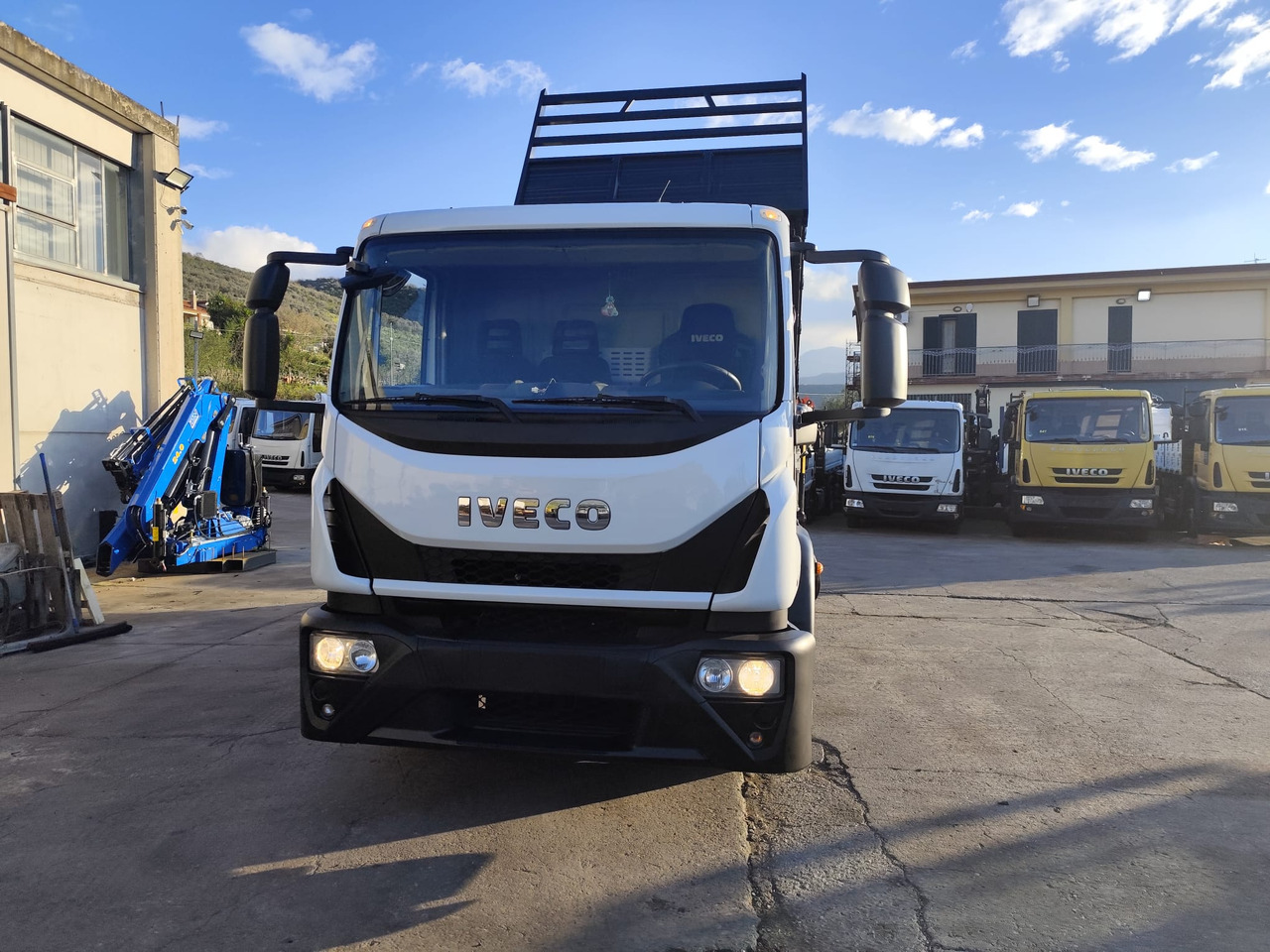 IVECO EUROCARGO 120E28P - Kranbil: bilde 4 IVECO EUROCARGO 120E28P - Kranbil: bilde 4