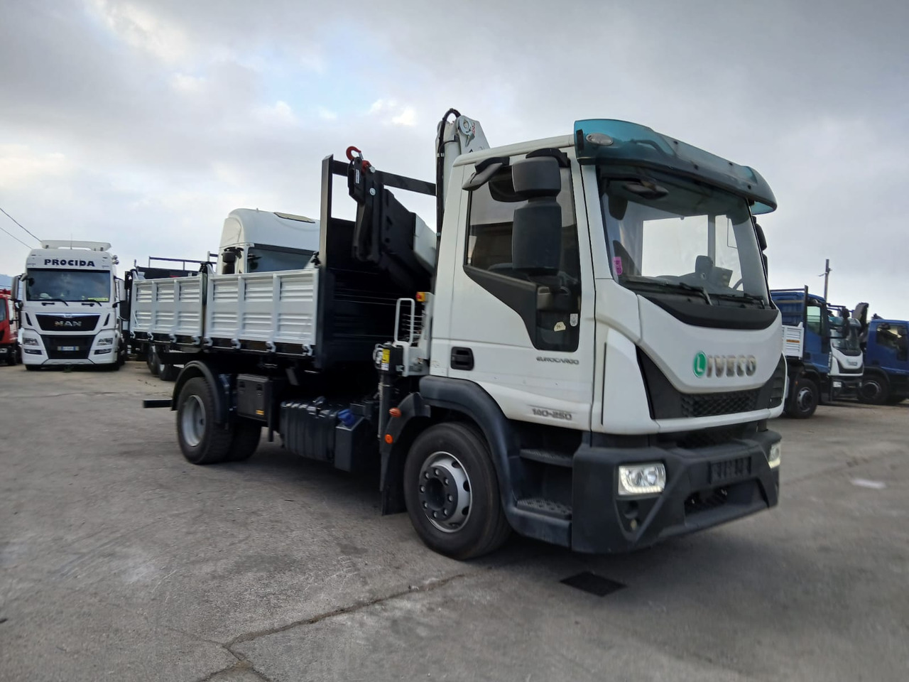 IVECO EUROCARGO 140-250 - Kranbil: bilde 4 IVECO EUROCARGO 140-250 - Kranbil: bilde 4